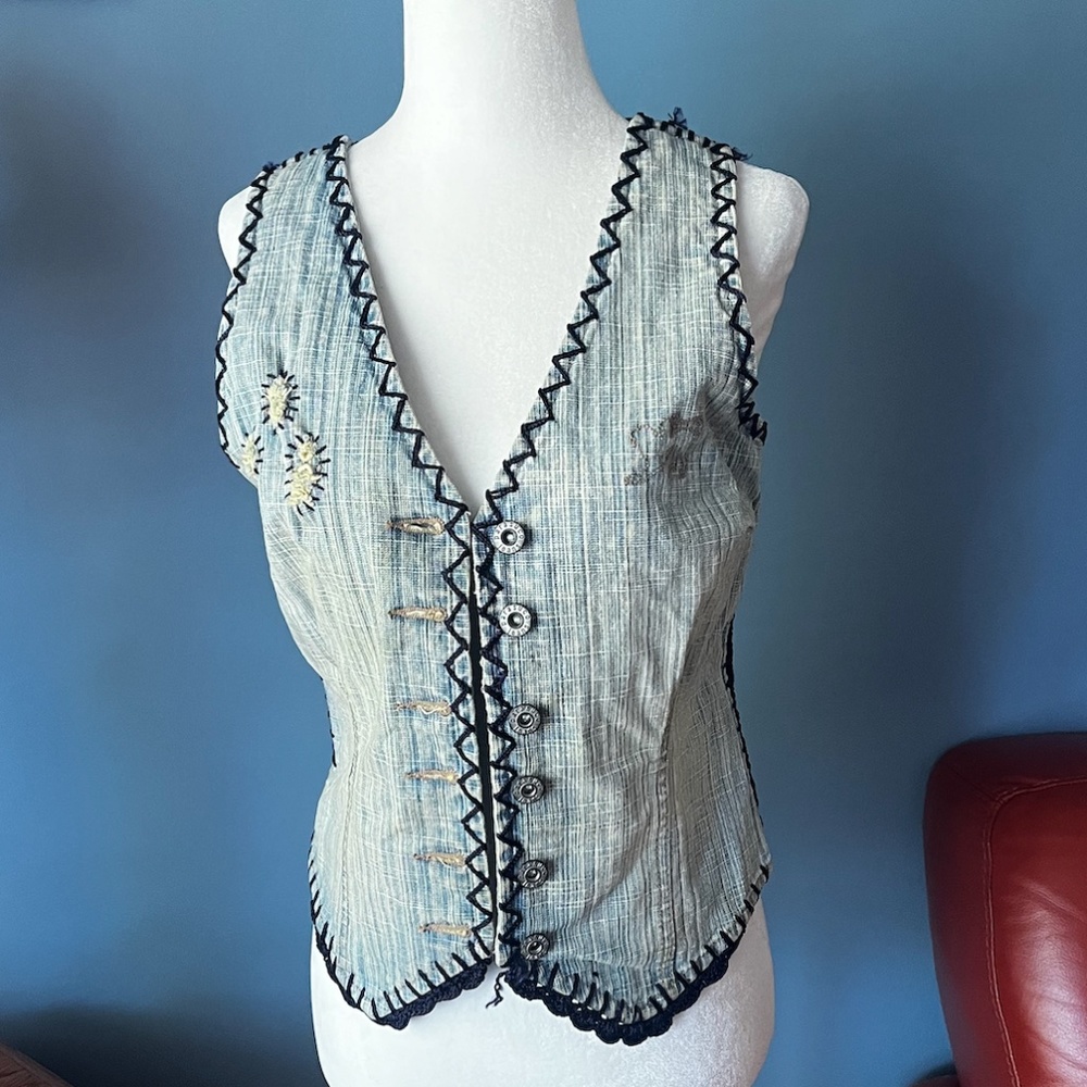Vintage Parasuco boho distressed denim and crochet vest GUC